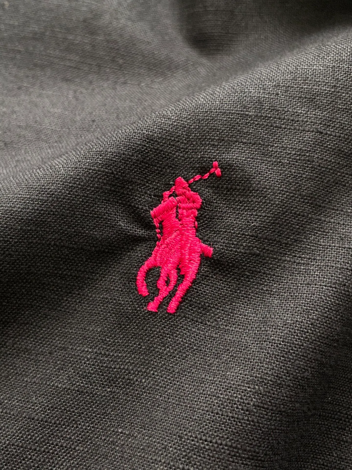 P220 🌸🌸🌸 POLO Ralph Lauren [High Quality] Classic shirt! The classic casual shirt made of pure cotton and linen has a unique design. It has a simple, clean and classic silhouette. It is a versatile style that can be switched at will. The fabric feels soft and delicate, highly breathable, and is close to the skin and comfortable to wear. It can be worn alone as an inner layer. Its versatile performance is beyond your imagination! The upper body of the ready-to-wear is simple and classic yet elegant! Size:M-XXL